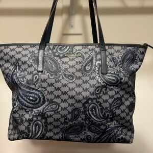 Michael Kors tote blue with paisley near perfect condition.